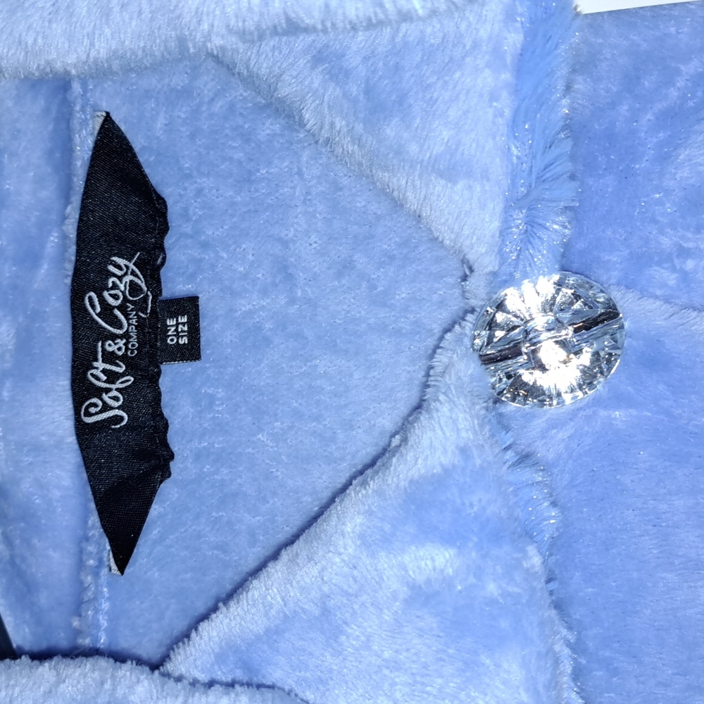 1109 Soft & Cozy Angel Wrap with Rosette Faux Fur Trim - Picture 4 of 6